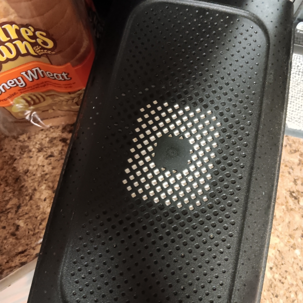 Tupperware Bread Keeper - Picture 3 of 6